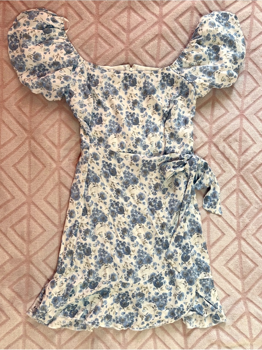 Trixxi White and Blue Floral Puff-Sleeve Wrap Dress